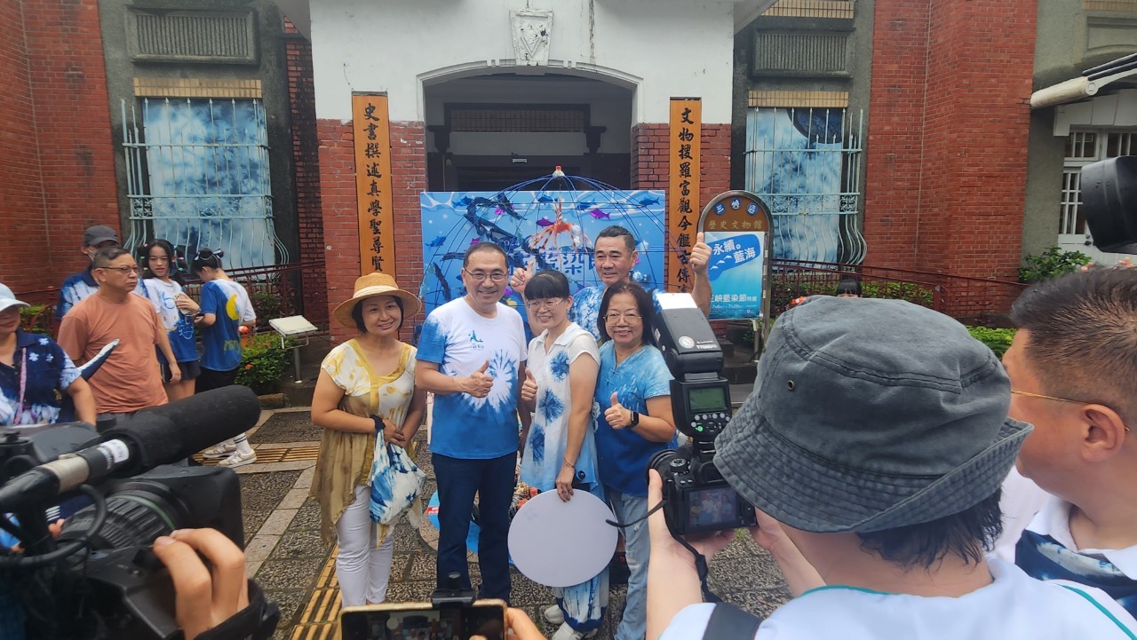 市長與民眾合影