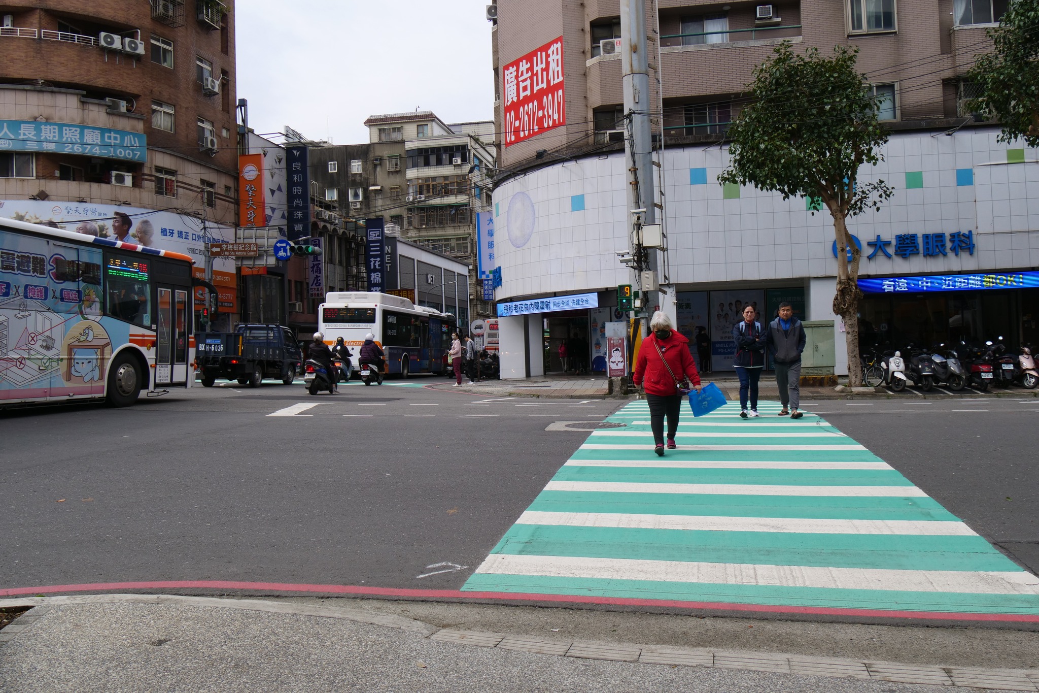 侯友宜市長視察三峽老街周邊民生街人行道改善成果